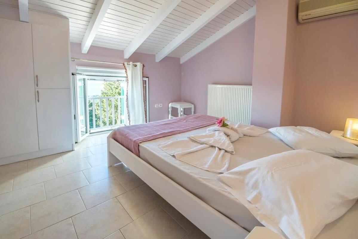 Paxoi Serene Oasis - Mylos Mediterranean Charm Arvanitakeika Eksteriør billede